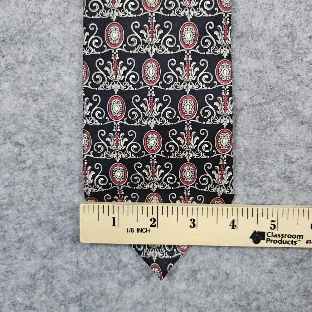 Oscar de la Renta Silk Neck Tie Filigree Cameo Design Made‎ In USA 57x4 Inches